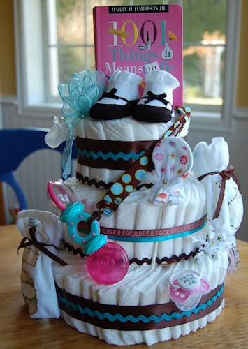 how-to-make-a-diaper-cake-with-gifts