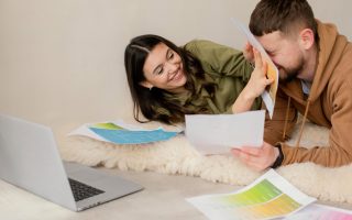 Temas financieros que deben discutir las parejas